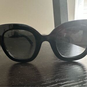 Gucci Black Oversized Sunglasses